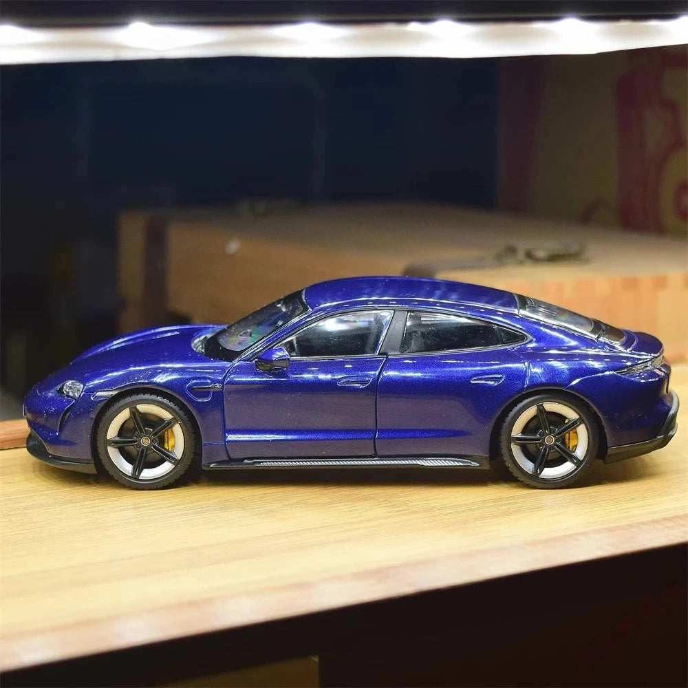 [Bburago] 1:24 Porsche 2019 Taycan Turbo S Blue Model Car Die-Cast
