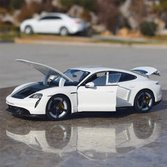 [Bburago] 1:24 Porsche 2019 Taycan Turbo S White Model Car Die-Cast