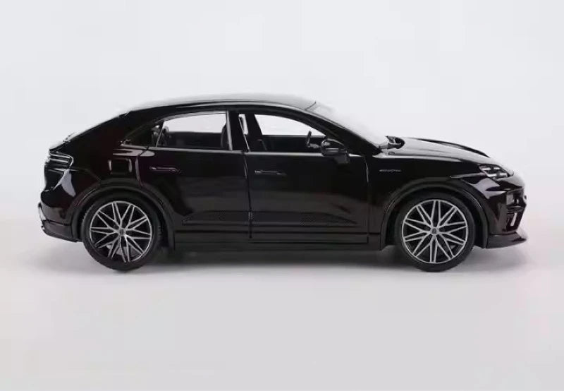 [Bburago] 1:24 Porsche 2024 Macan Turbo Black Model Car Die-Cast