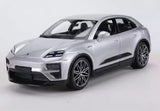 [Bburago] 1:24 Porsche 2024 Macan Turbo argent voiture miniature Die-Cast