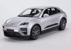 [Bburago] 1:24 Porsche 2024 Macan Turbo Silver Model Car Die-Cast