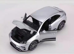 [Bburago] 1:24 Porsche 2024 Macan Turbo Silver Model Car Die-Cast