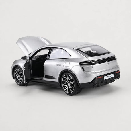 Bburago Porsche 2024 Macan Turbo prateado 1:24 – modelo de exposição em metal fundido