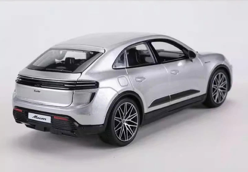 [Bburago] 1:24 Porsche 2024 Macan Turbo Silver Model Car Die-Cast