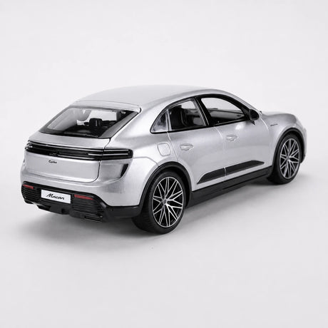 Bburago Porsche 2024 Macan Turbo prateado 1:24 – modelo de exposição em metal fundido