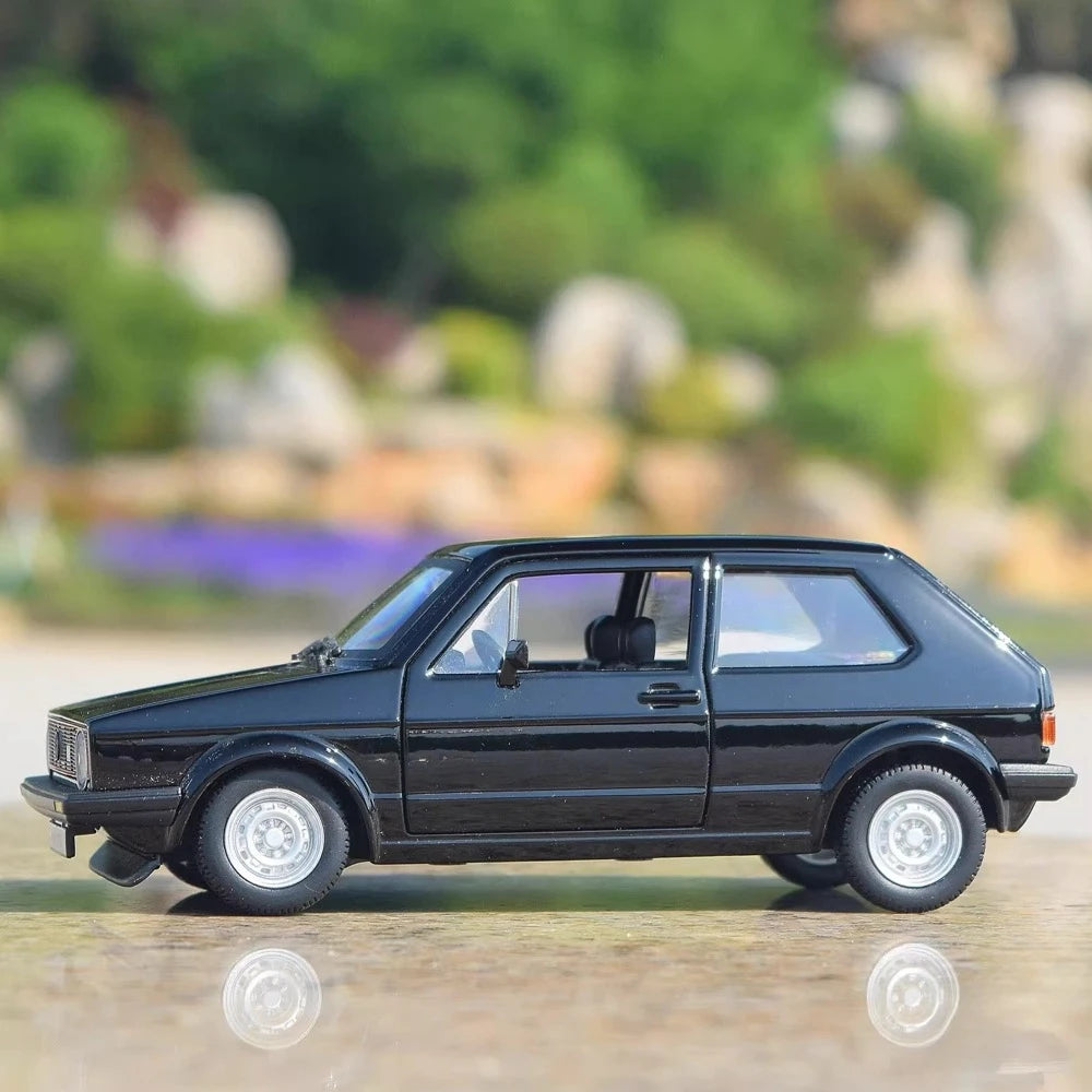 [Bburago] 1:24 Volkswagen 1979 Golf GTI MK1 Black Model Car Die-Cast