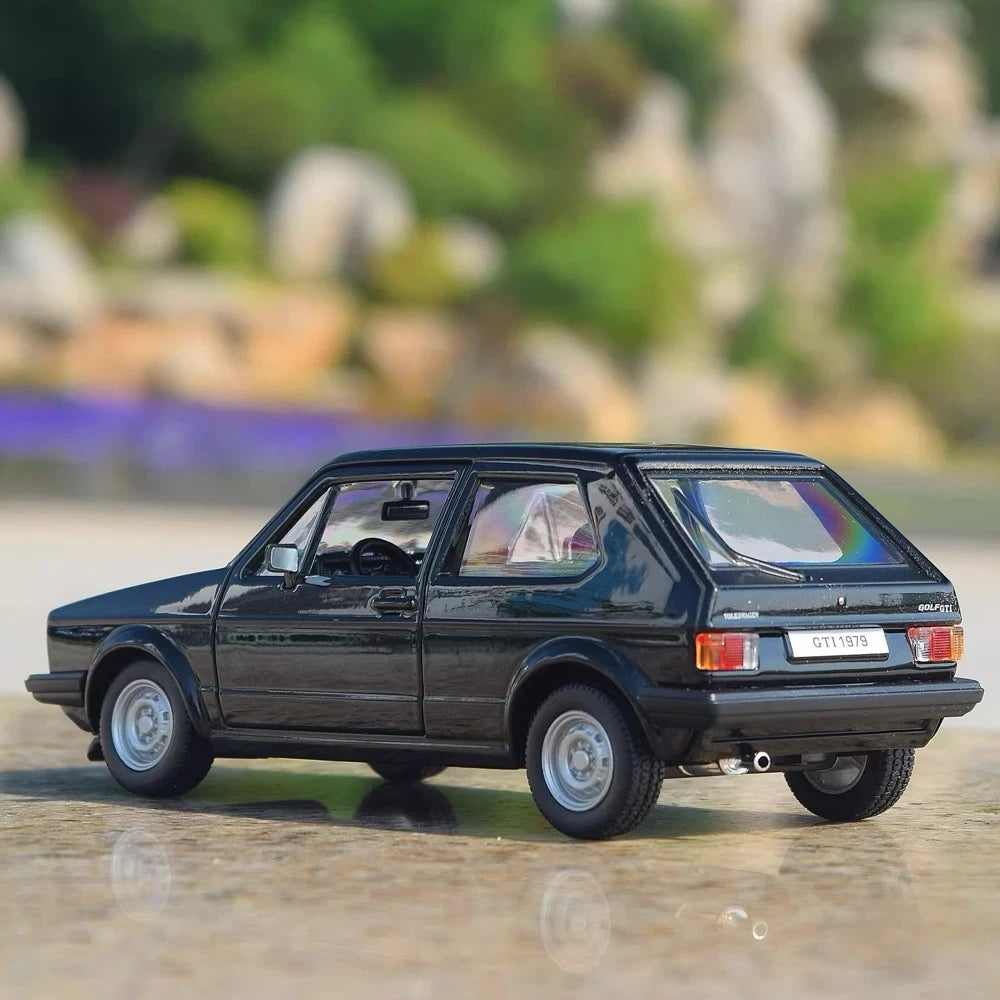 [Bburago] 1:24 Volkswagen 1979 Golf GTI MK1 Black Model Car Die-Cast
