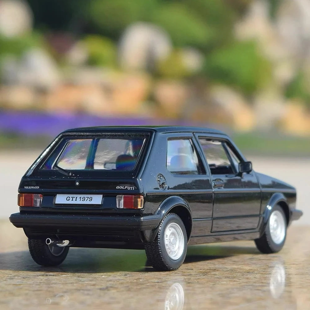 [Bburago] 1:24 Volkswagen 1979 Golf GTI MK1 ブラック モデルカー Die-Cast