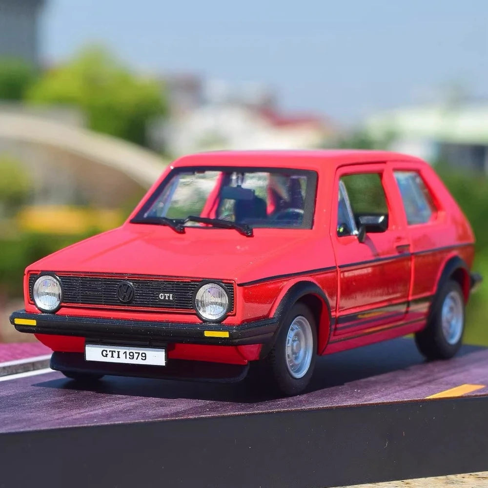 [Bburago] 1:24 Volkswagen 1979 Golf GTI MK1 Red Model Car Die-Cast