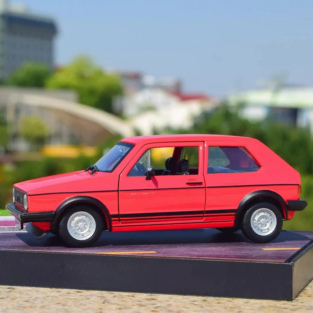 [Bburago] 1:24 Volkswagen 1979 Golf GTI MK1 Red Model Car Die-Cast