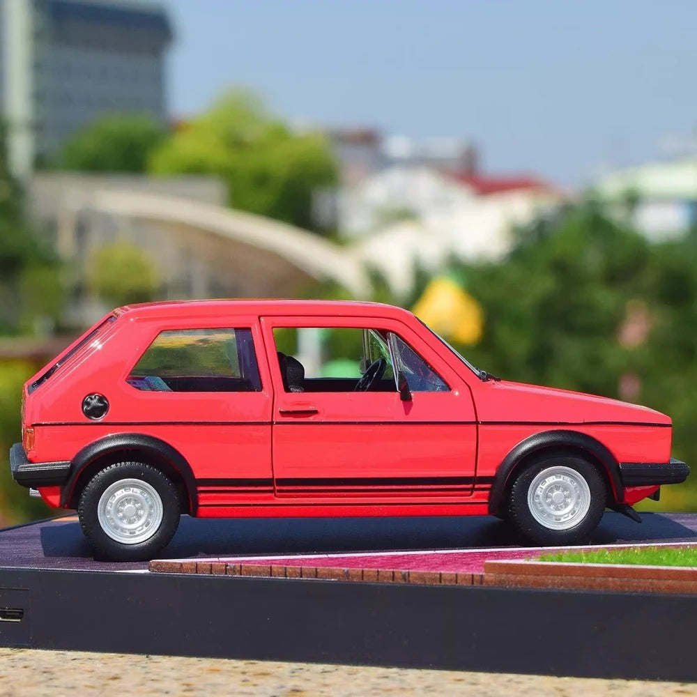 [Bburago] 1:24 Volkswagen 1979 Golf GTI MK1 Red Model Car Die-Cast