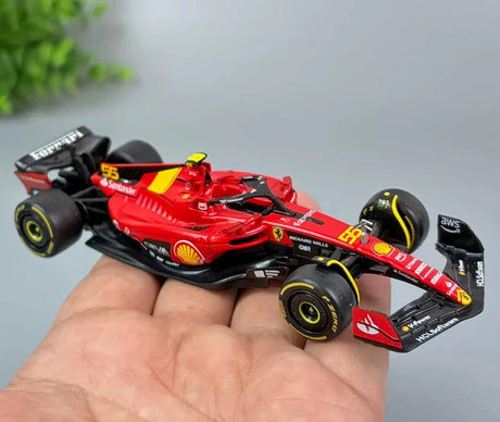 Bburago Ferrari 2023 SF-23 #55 Carlos Sainz F1 1:43 valumalli - näkymä 6
