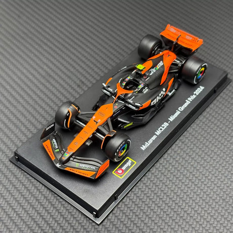 1:43 McLaren 2024 MCL38 #4 Miami GP Winner Lando Norris F1 model car by Bburago - view 2