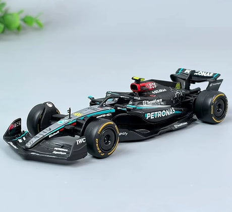 1:43 Mercedes-AMG 2024 W15 E Performance #44 Lewis Hamilton F1 model car by Bburago - view 2
