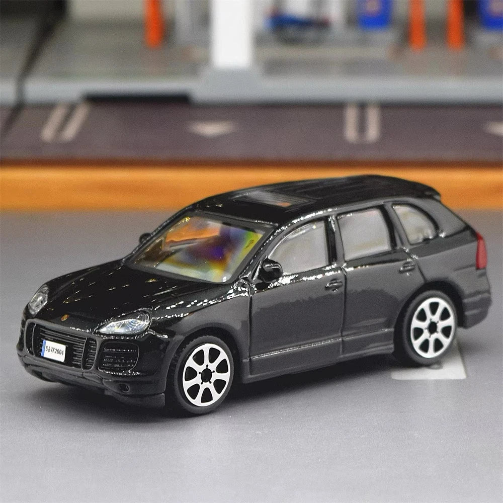 [Bburago] 1:43 Porsche 2002 Cayenne Black Model Car Die-Cast