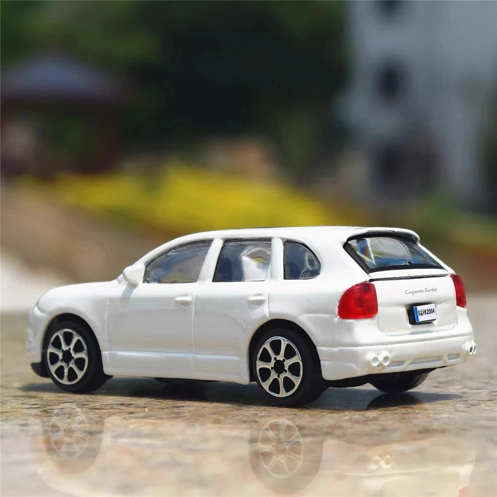 [Bburago] 1:43 Porsche 2002 Cayenne White Model Car Die-Cast