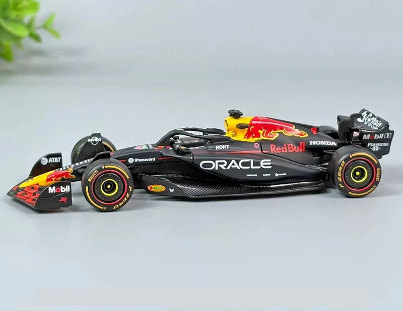 Bburago Red Bull 2025 RB21 #1 Bahrain GP Max Verstappen F1 1:43 diecast displaymodel - aanzicht 3