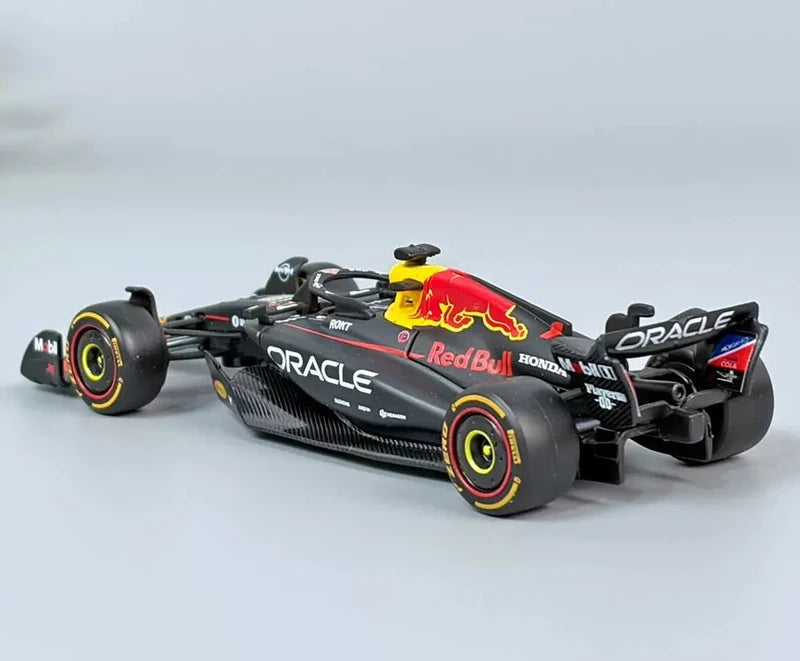 Bburago Red Bull 2025 RB21 #1 Bahrain GP Max Verstappen F1 1:43 diecast displaymodel - aanzicht 4