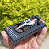 Bburago Red Bull 2025 RB21 #1 Livrée japonaise GP Livrée blanche Max Verstappen F1 1:64 modèle d’exposition en métal moulé sous pression - vue 1