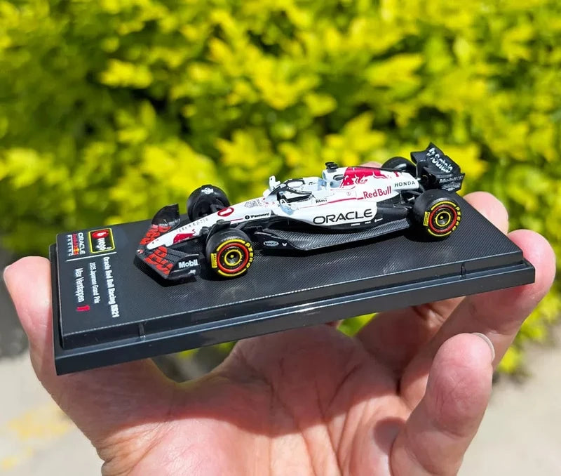 Bburago Red Bull 2025 RB21 #1 Livrée japonaise GP Livrée blanche Max Verstappen F1 1:64 modèle d’exposition en métal moulé sous pression - vue 3