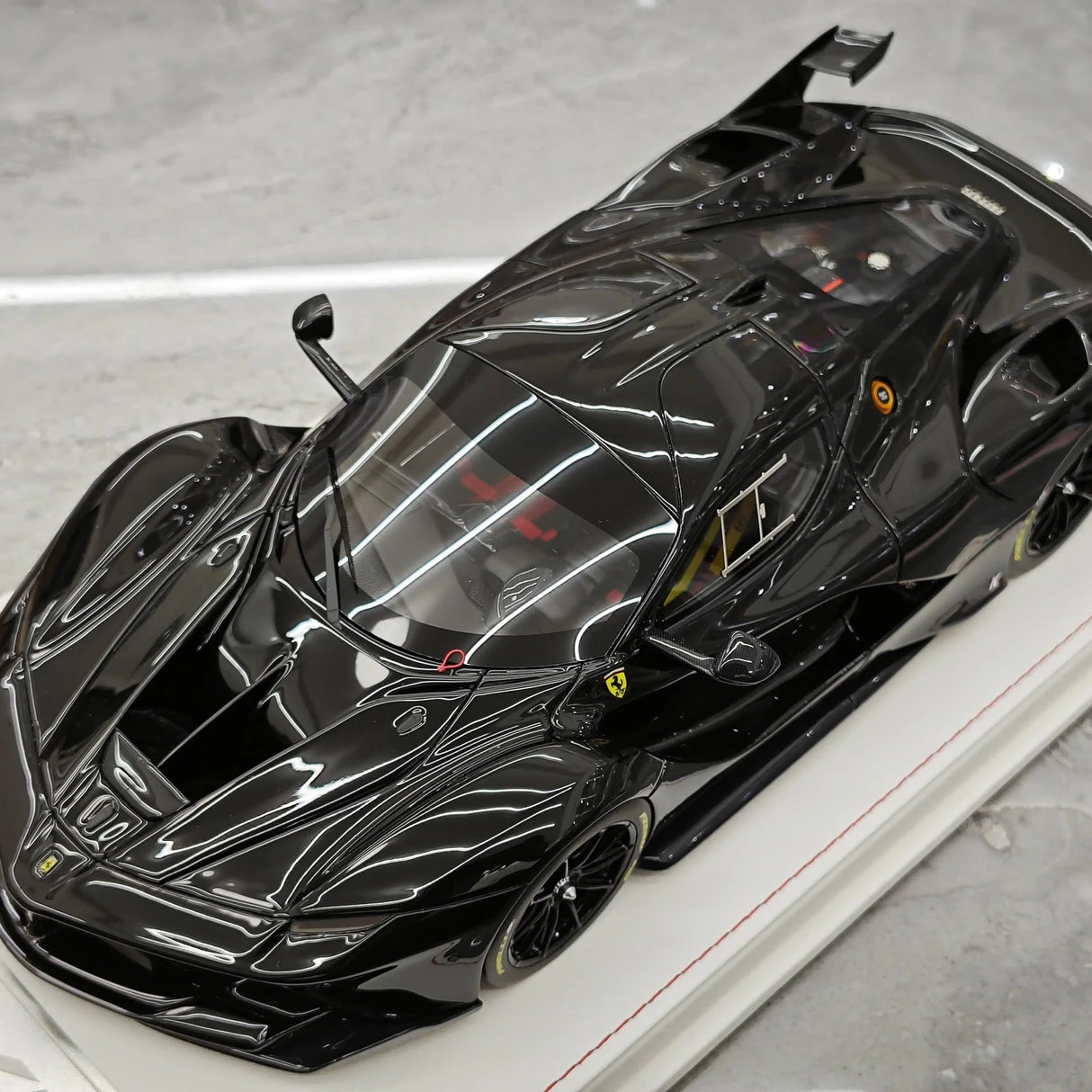 CE Ferrari 2018 FXX K Evo Modified Black 1:18 – Resina modello in resina collezionabile