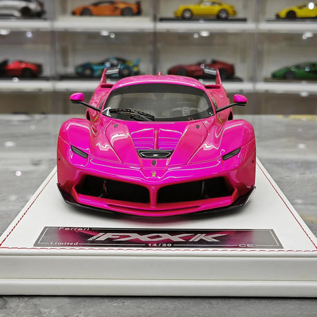 CE Ferrari 2018 FXX K Evo Modified Pink 1:18 – Resina da collezione per modelli in resina