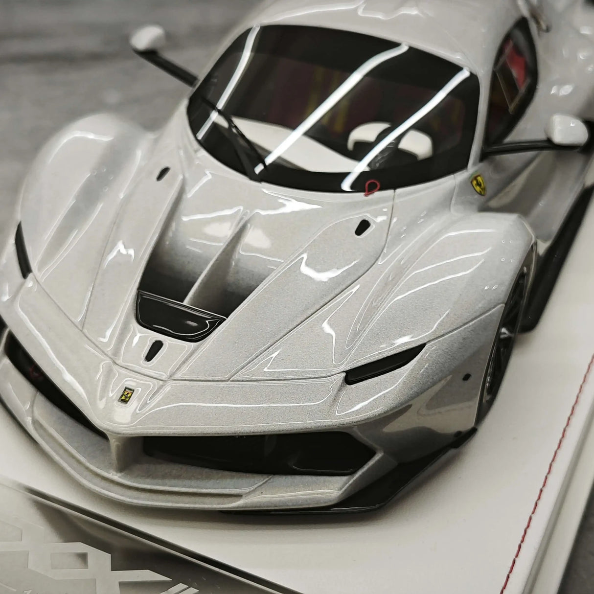 CE Ferrari 2018 FXX K Evo Modified Silver 1:18 – Resina modello in resina collezionabile