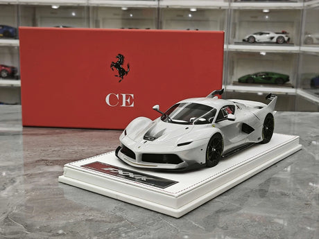 CE Ferrari 2018 FXX K Evo Modified Silver 1:18 – Resina modello in resina collezionabile