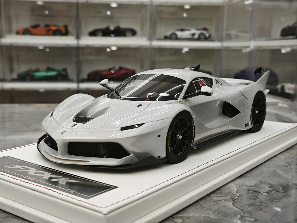 CE Ferrari 2018 FXX K Evo Modified Silver 1:18 – Resina modello in resina collezionabile