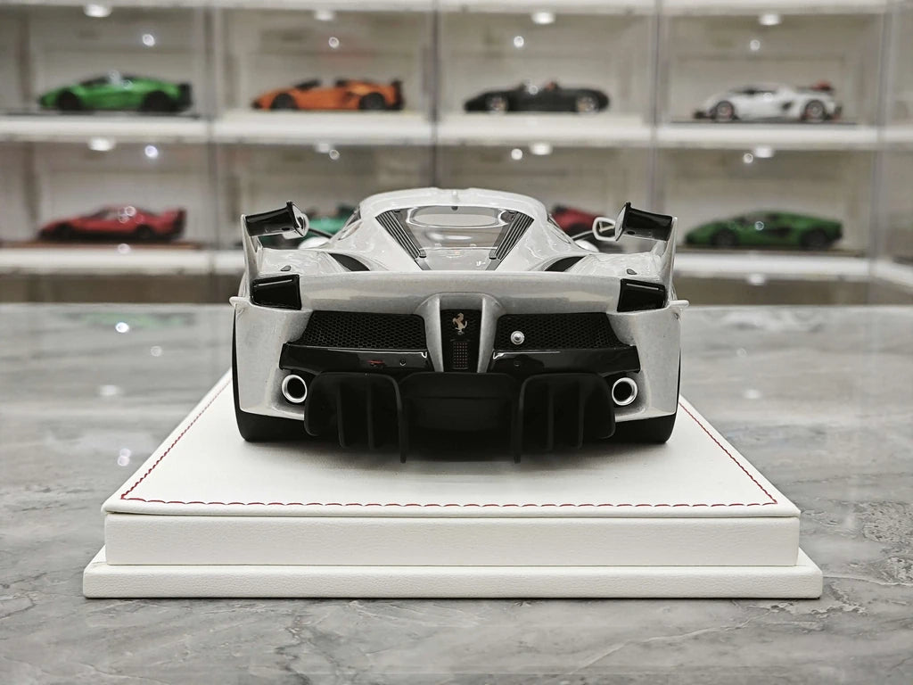 CE Ferrari 2018 FXX K Evo Modified Silver 1:18 – Resina modello in resina collezionabile