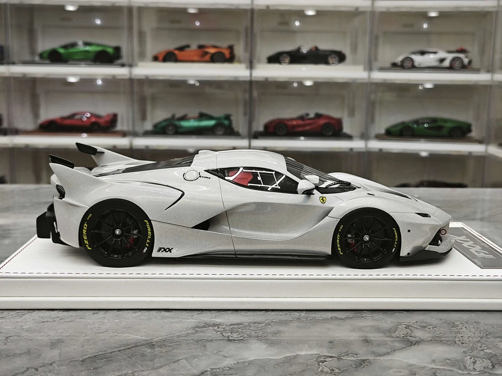 CE Ferrari 2018 FXX K Evo Modified Silver 1:18 – Resina modello in resina collezionabile