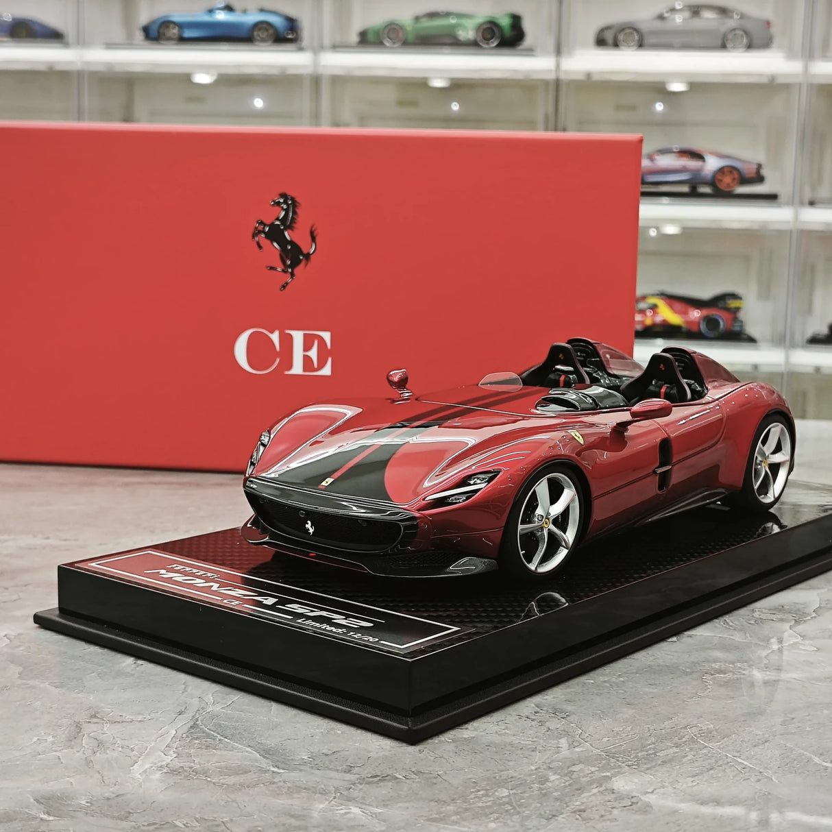 CE Ferrari 2018 Monza SP2 Flame Red 1:18 – Samlarobjekt resin-resin