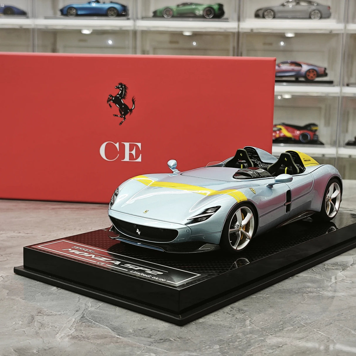 CE Ferrari 2018 Monza SP2 Ice Blue 1:18 – Samlarobjekt resinmodellresin