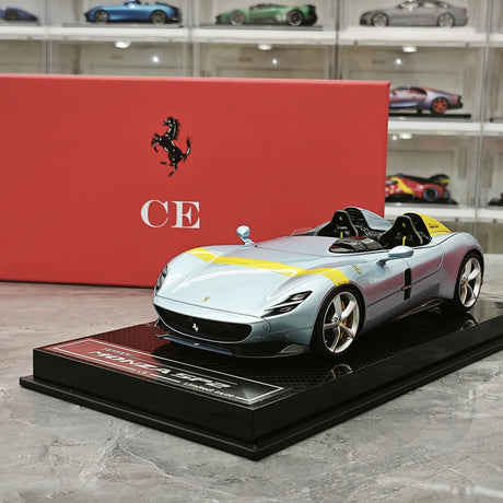 CE Ferrari 2018 Monza SP2 Ice Blue 1:18 – Samlarobjekt resinmodellresin