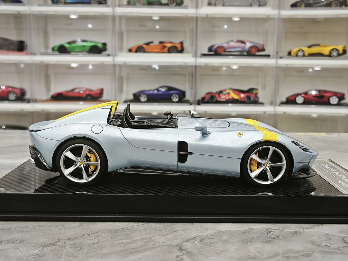 CE Ferrari 2018 Monza SP2 Ice Blue 1:18 – Samlarobjekt resinmodellresin