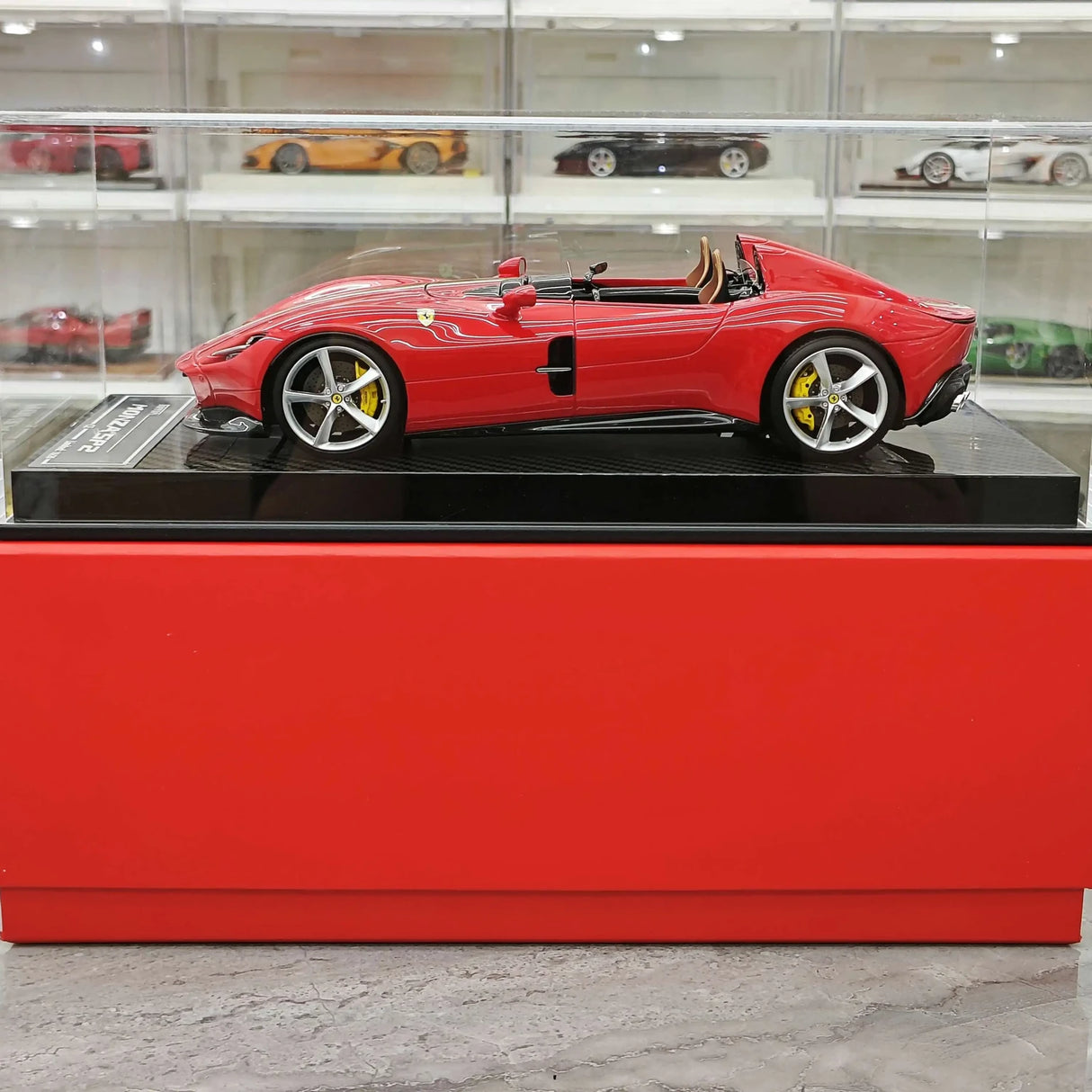 CE Ferrari 2018 Monza SP2 Italian Red 1:18 – Resina de Modelo de Resina de Coleção