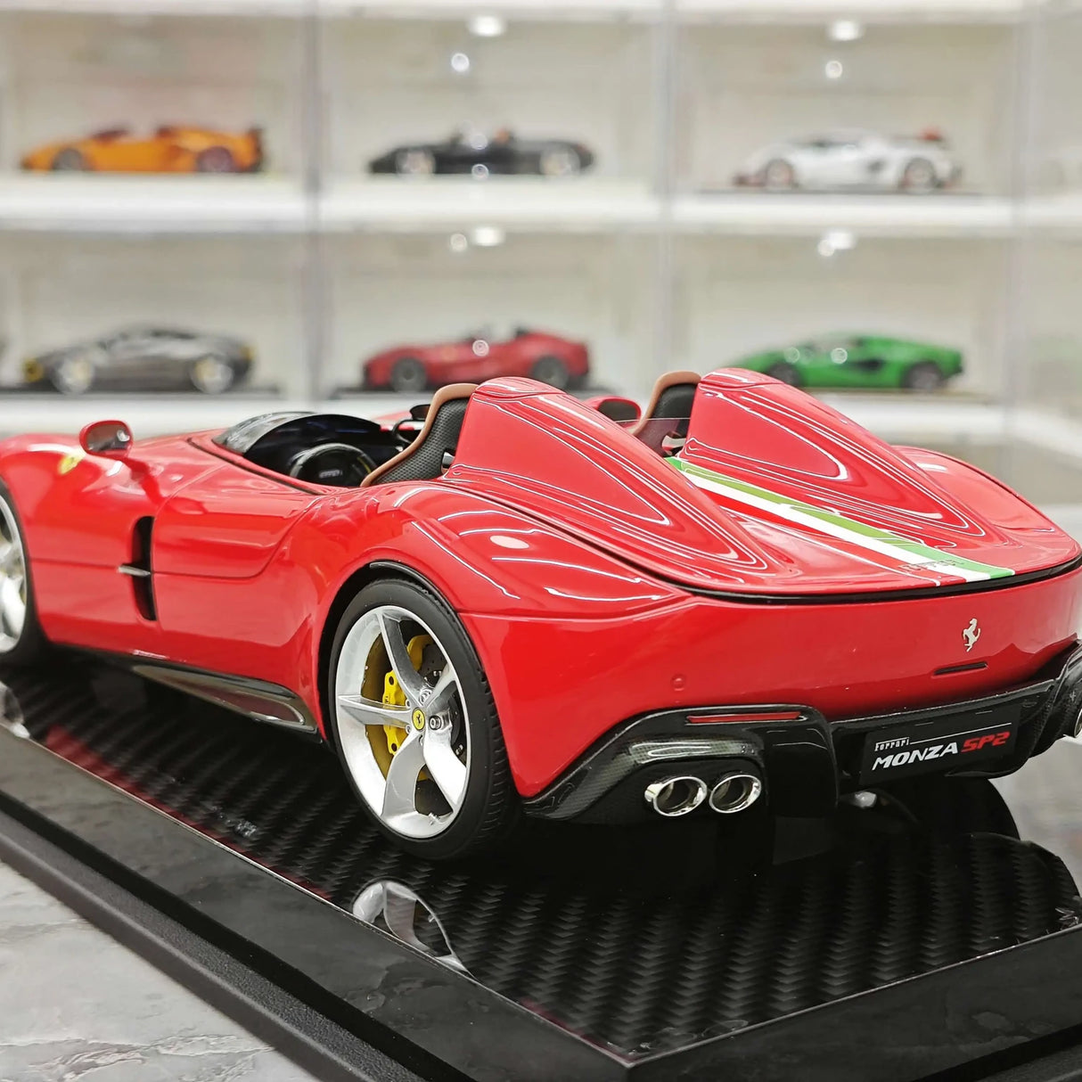 CE Ferrari 2018 Monza SP2 Italian Red 1:18 – Resina de Modelo de Resina de Coleção