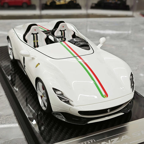 CE Ferrari 2018 Monza SP2 italiensk vit 1:18 – samlarobjekt resinmodellresin