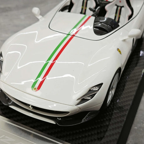 CE Ferrari 2018 Monza SP2 italiensk vit 1:18 – samlarobjekt resinmodellresin