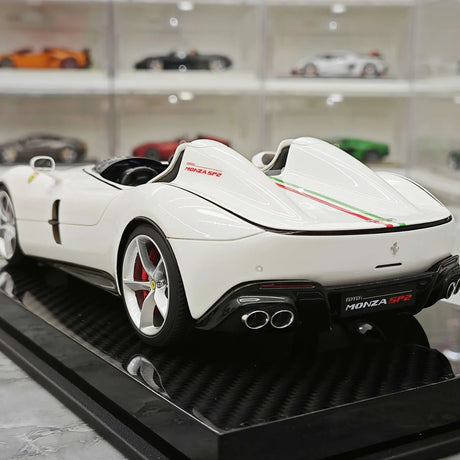 CE Ferrari 2018 Monza SP2 italiensk vit 1:18 – samlarobjekt resinmodellresin