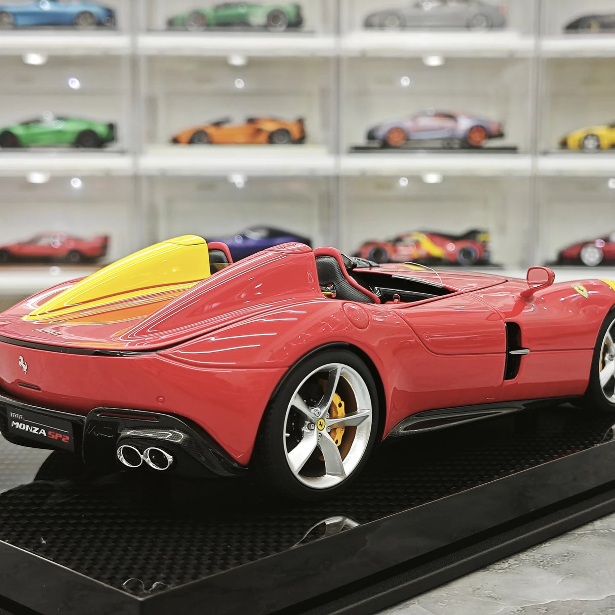 CE Ferrari 2018 Monza SP2 Speed Red 1:18 – Samlarobjekt resinmodellresin resin