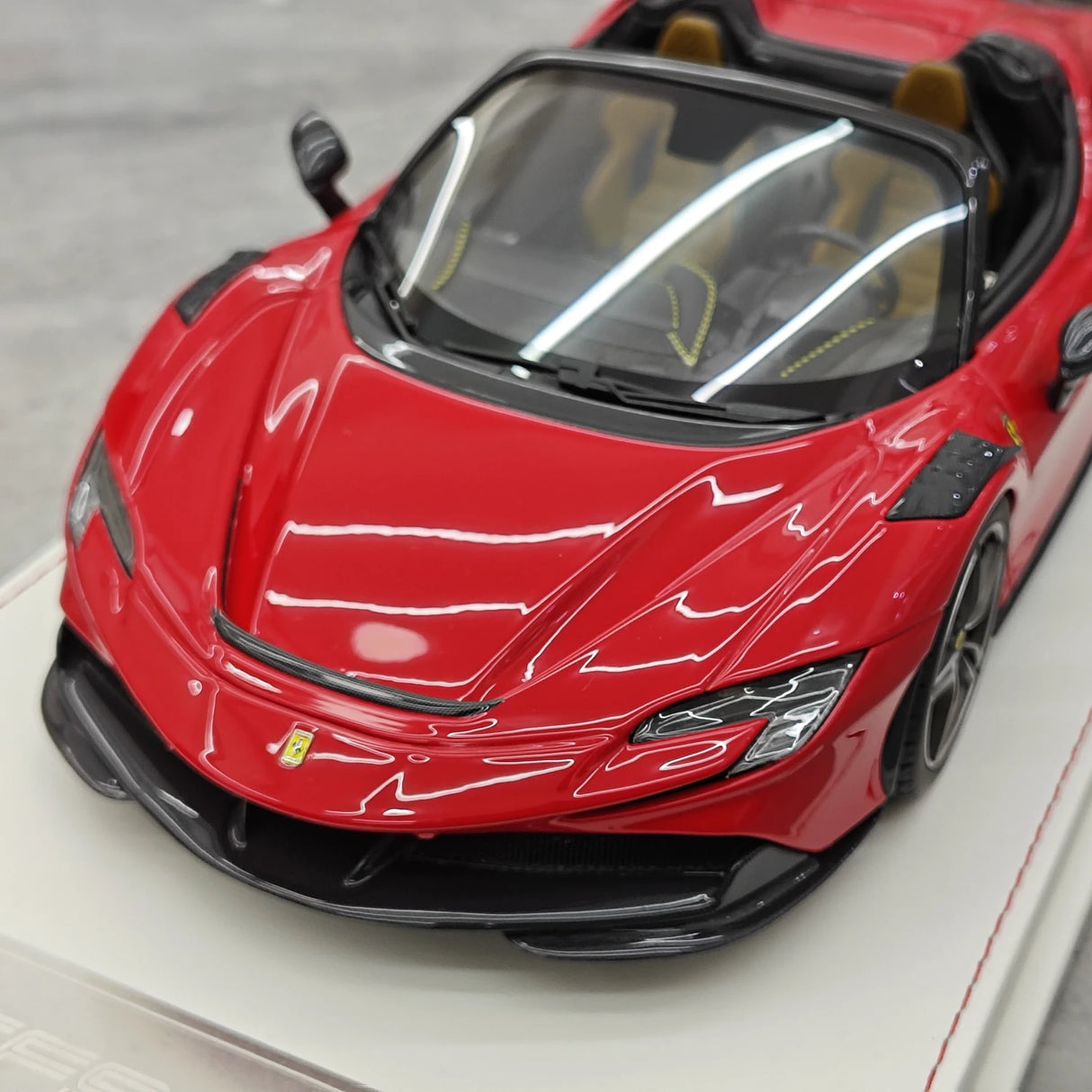 CE Ferrari 2020 SF90 Spider Rosso Corsa 1:18 – Collectible Resin Model Resin