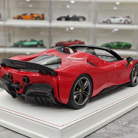 CE Ferrari 2020 SF90 Spider Rosso Corsa 1:18 – Modello in resina collezionabile