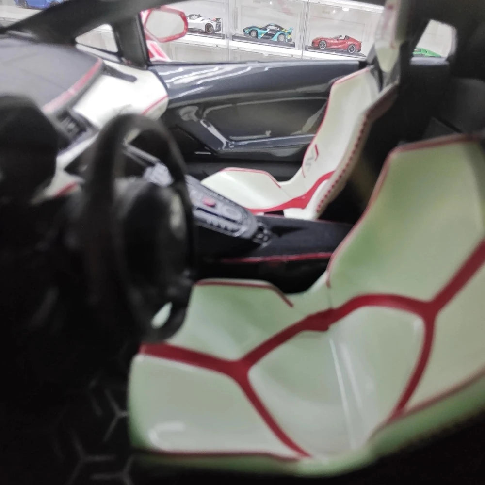 [CE] 1:18 Lamborghini 2020 Aventador SVJ punainen pienoismalli Hartsi