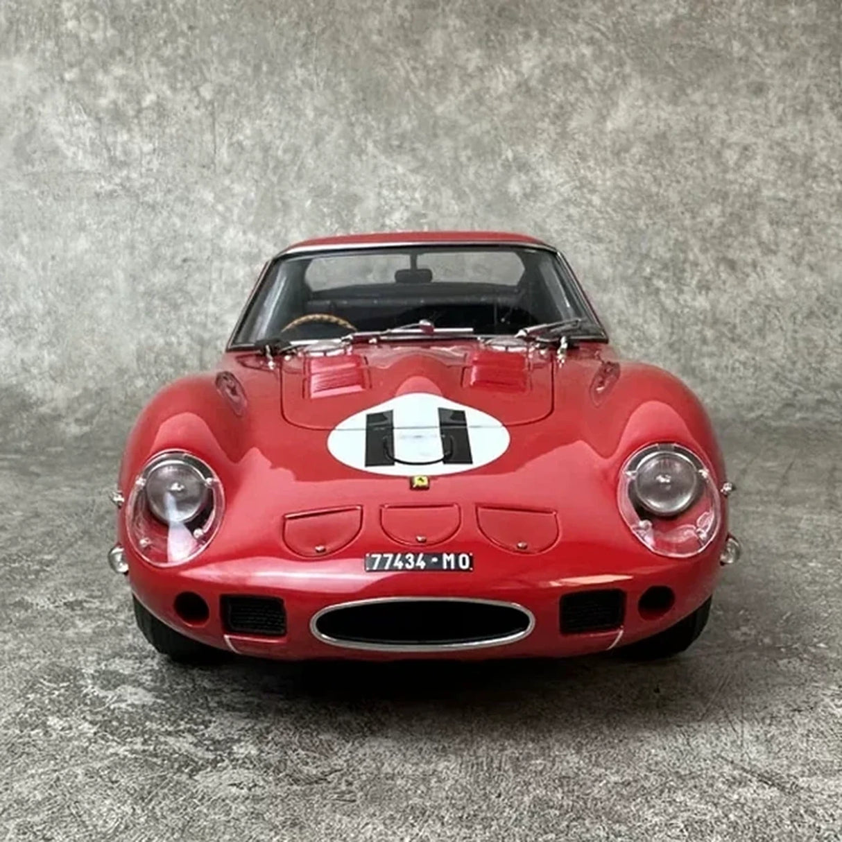 Ferrari 1962 250 GTO #11 Red 1:18 1000km de Paris Gegoss-Sammlermodell von CMC – siehe 1