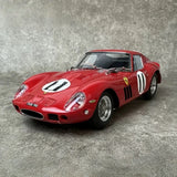 Ferrari 1962 250 GTO #11 Rot 1:18 1000km de Paris Druckguss-Sammlermodell von CMC - Ansicht 2