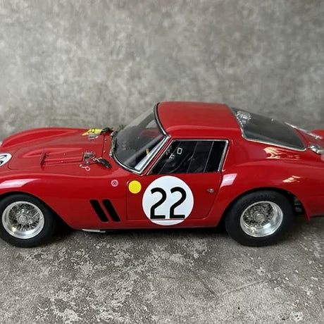 Ferrari 1962 250 GTO #22 Red 1:18 24h Le Mans diecast collectible model by CMC - view 3