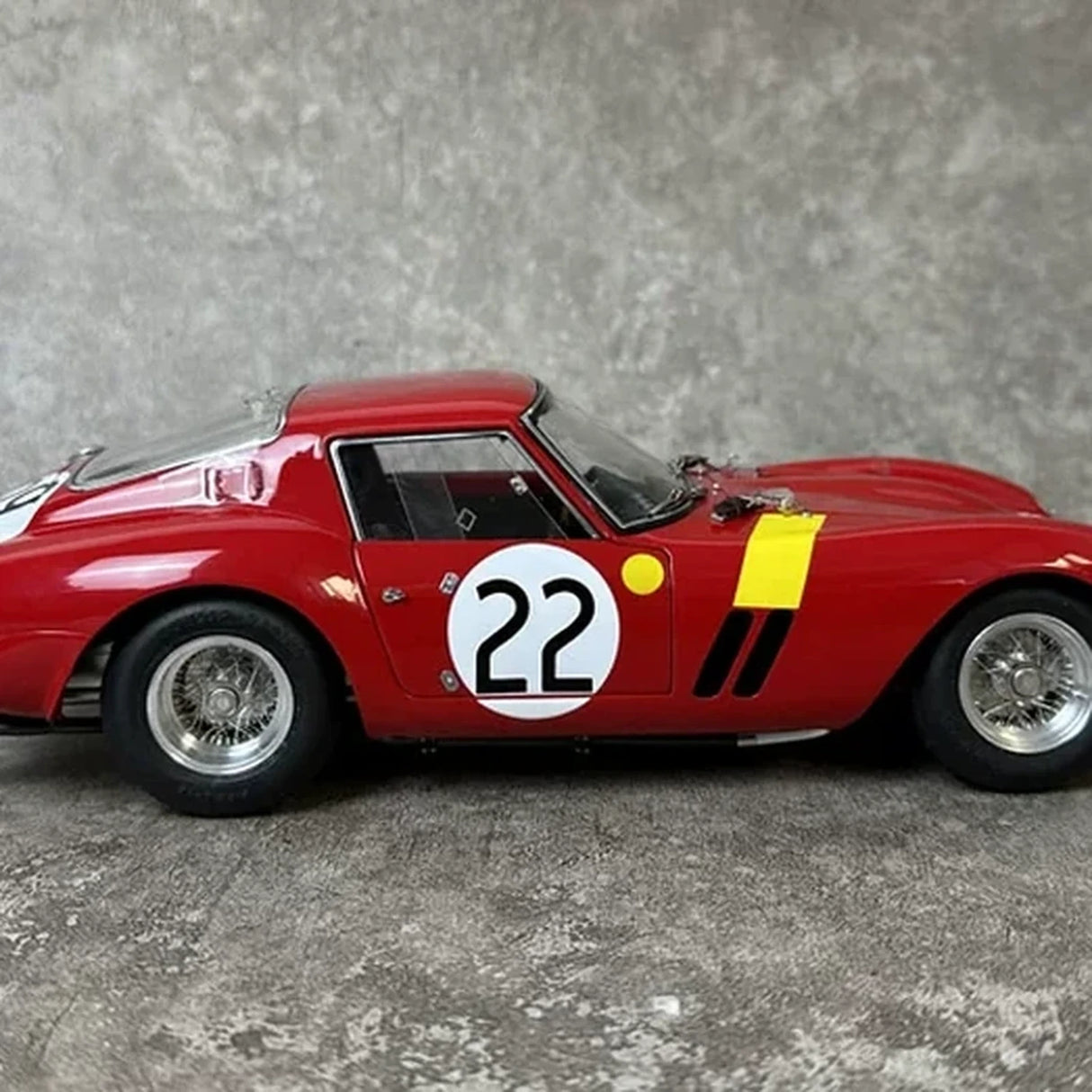 Ferrari 1962 250 GTO #22 Rot 1:18 24h Le Mans Druckguss-Sammlermodell von CMC - Ansicht 5
