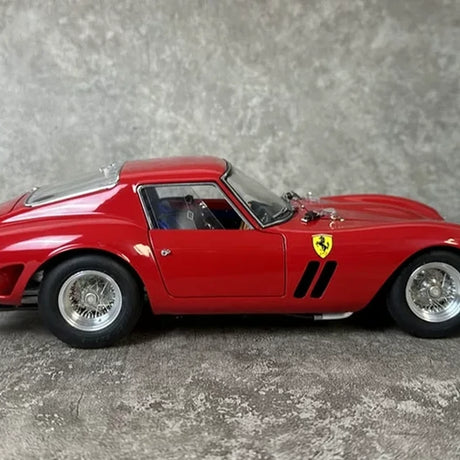 CMC Ferrari 1962 250 GTO Red 1:18 – Collectible Diecast Model Die-Cast