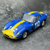 Ferrari 1962 250 GTO #112 Blau and Gelb 1:18 Targa Florio 1964 Druckguss-Sammlermodell von CMC - Ansicht 3